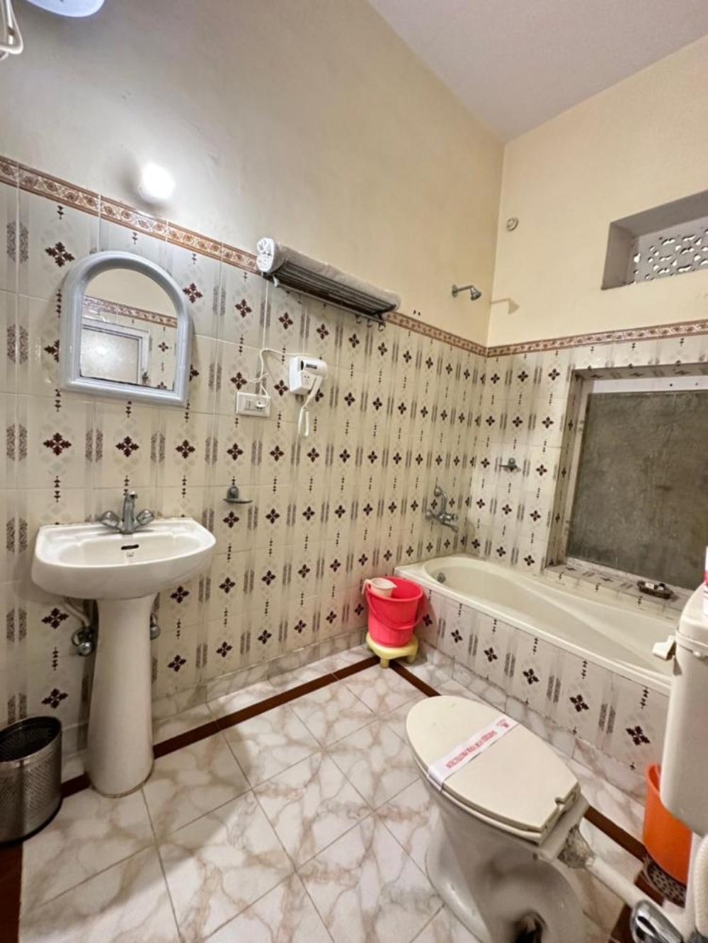 Room image 3