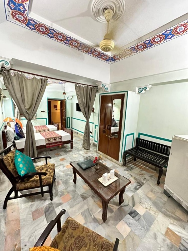 Rawla Mrignayani Palace image 11